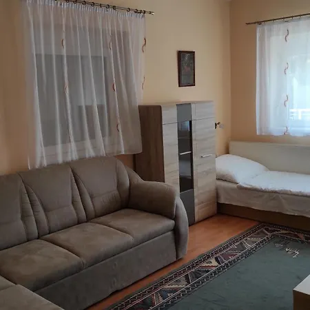 Kiss Vendeghaz * Balatonlelle